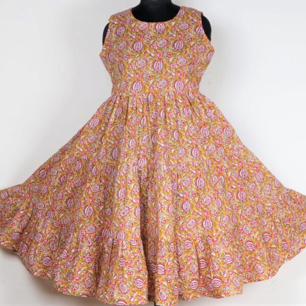 sleeveless flare trapeze dress